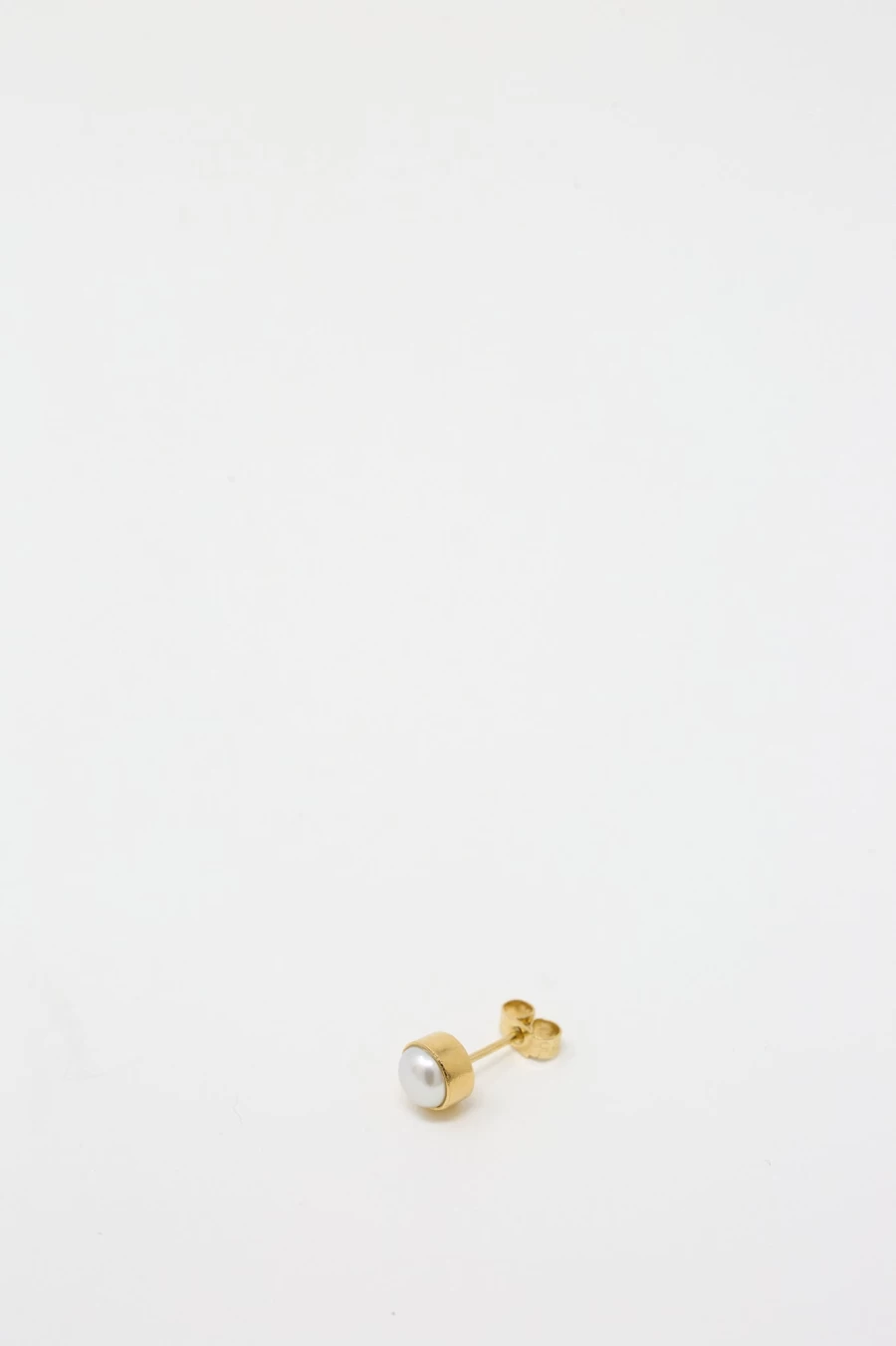 "Grainne Morton Pearl Stud Earrings – Handcrafted Luxury Jewelry"