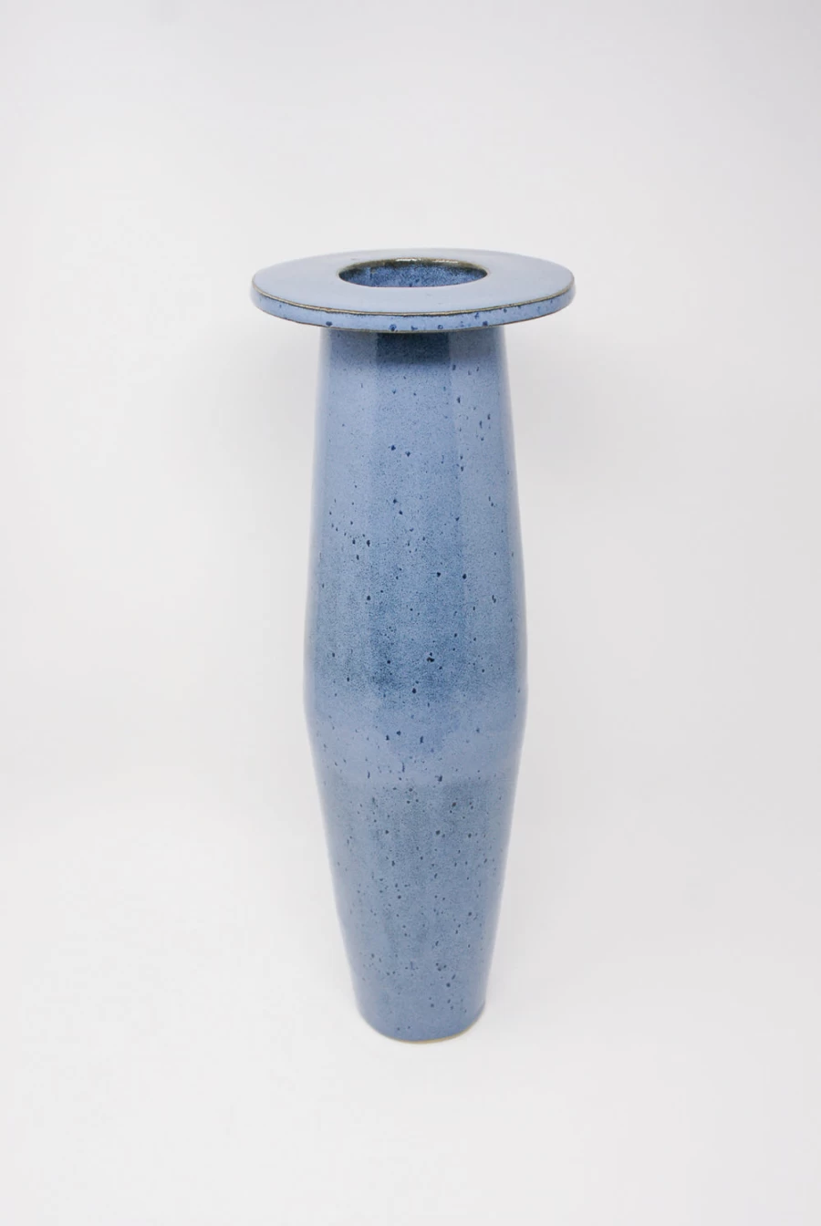 BZIPPY Tall Tube Saucer in Mottled Blue – Modern Ceramic Vase – Oroboro Store New York