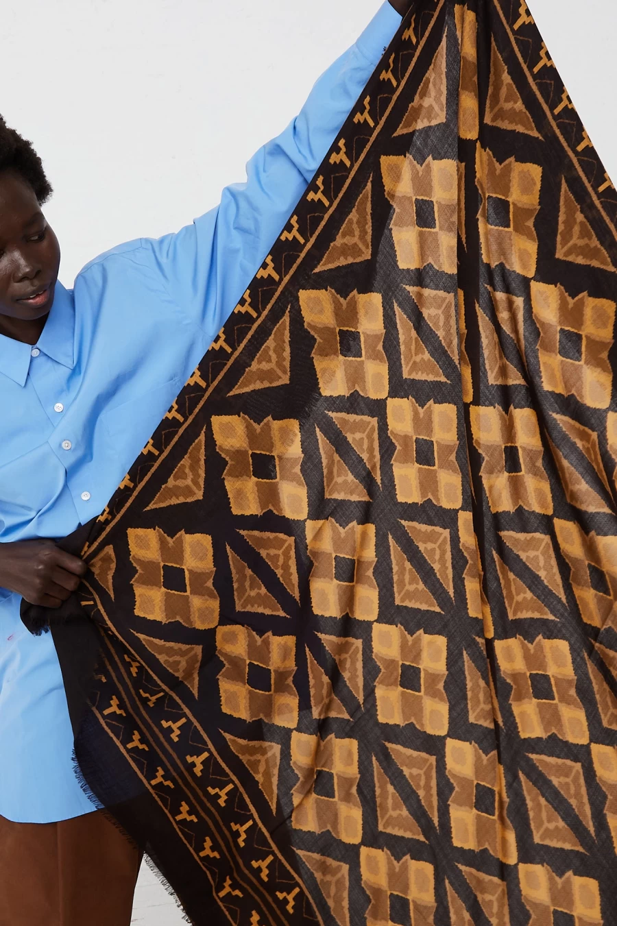 "Stylish Cristaseya Printed Wool Shawl with Elegant Fringes – Oroboro Collection"