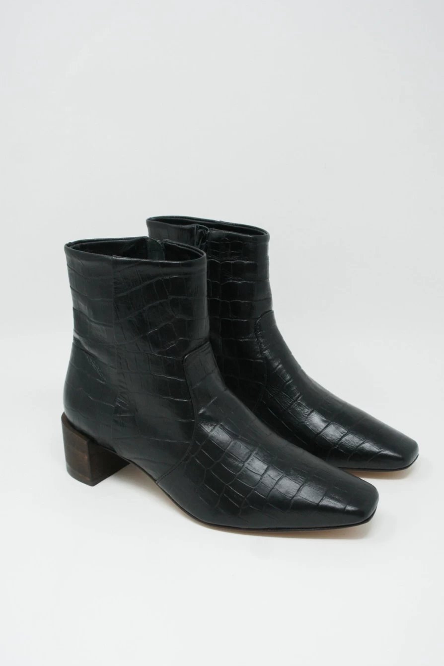 Mari Giudicelli Black Classic Boots | Elegant Leather Ankle Boots for Women | Oroboro Store