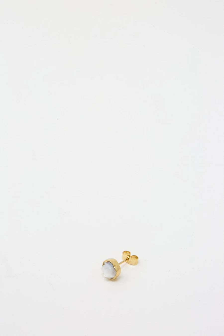"Grainne Morton White Floral Stud Earrings – Handcrafted Flower Design Earrings"