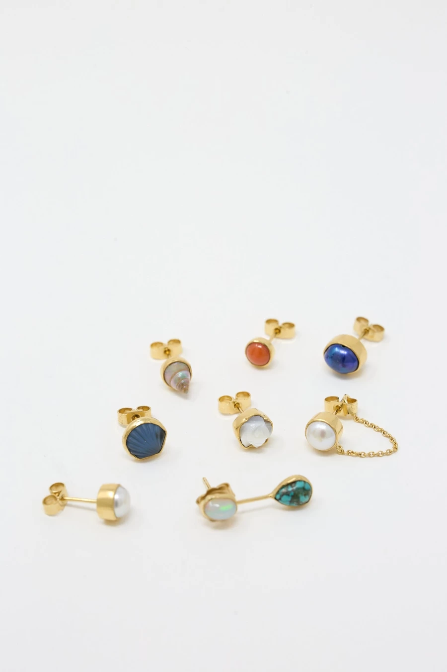 "Grainne Morton White Floral Stud Earrings – Handcrafted Flower Design Earrings"