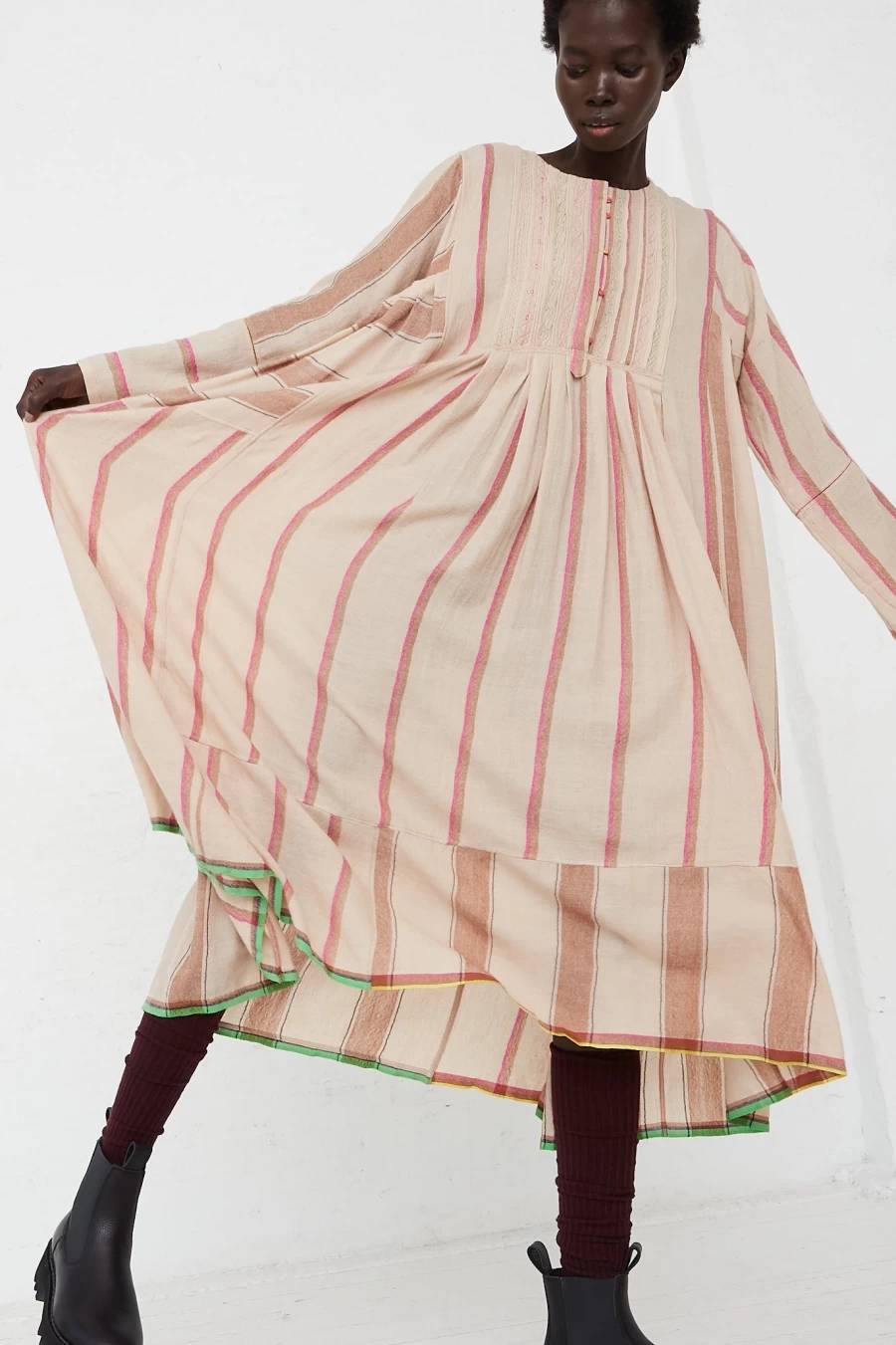 "Injiri Long Sleeve Wool Dress – Elegant Oroboro Design for Women"
