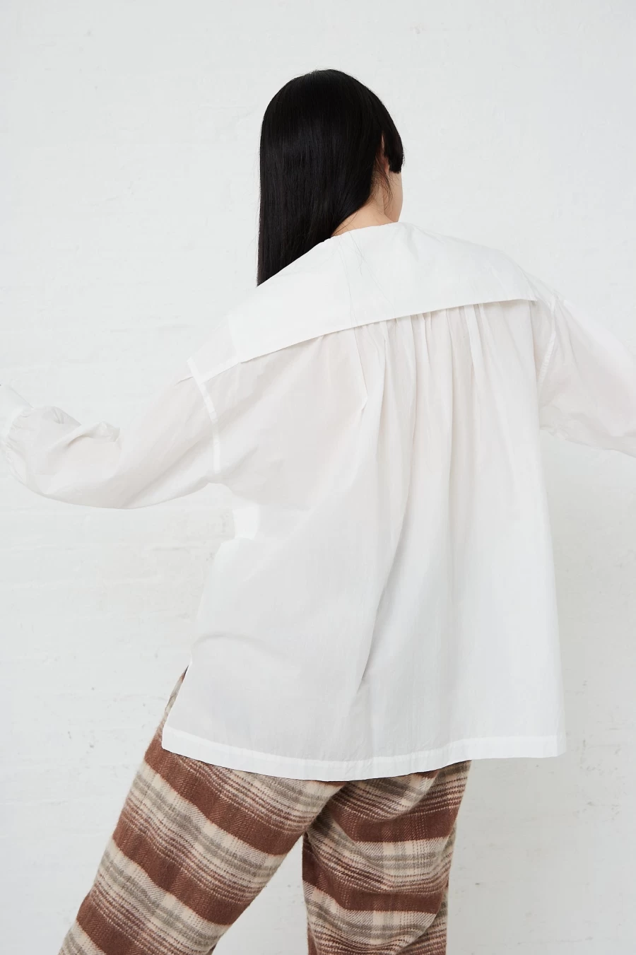 Toujours Women's White Square Collar Pin Tuck Detail Smock Blouse